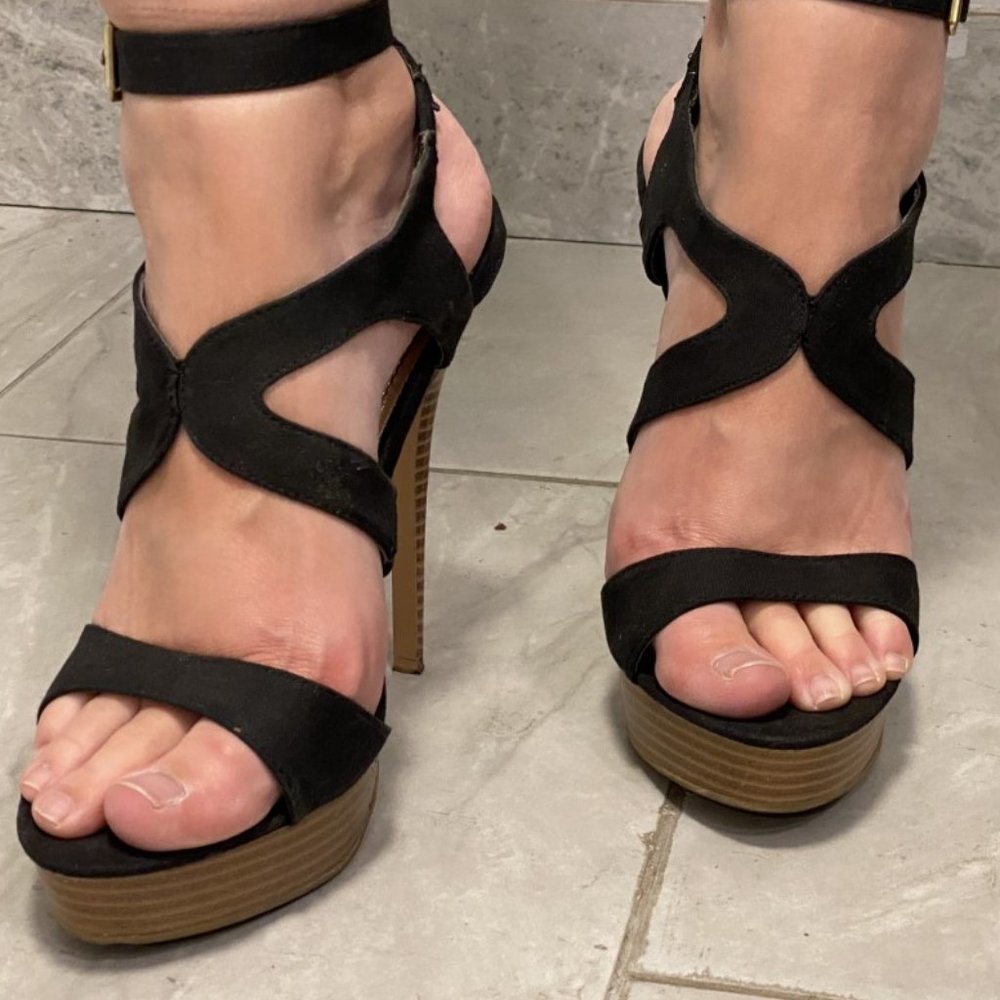 Anne Michelle Strappy Platform Heels 8 1/2